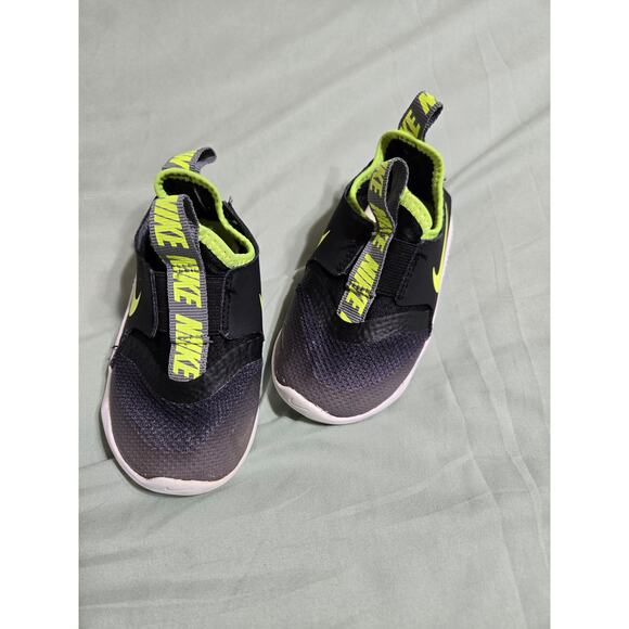 Nike size 6c children's flex runner tennis shoes - Picture 1 of 4